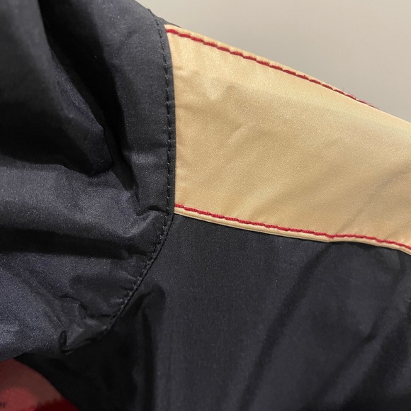 Waterproof jacket - Picture 3 of 6